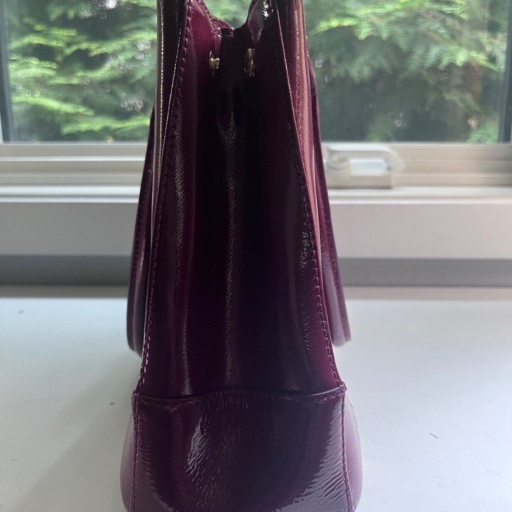 Tory Burch Glossy Patent Tote in Deep Plum - Picture 3 of 8